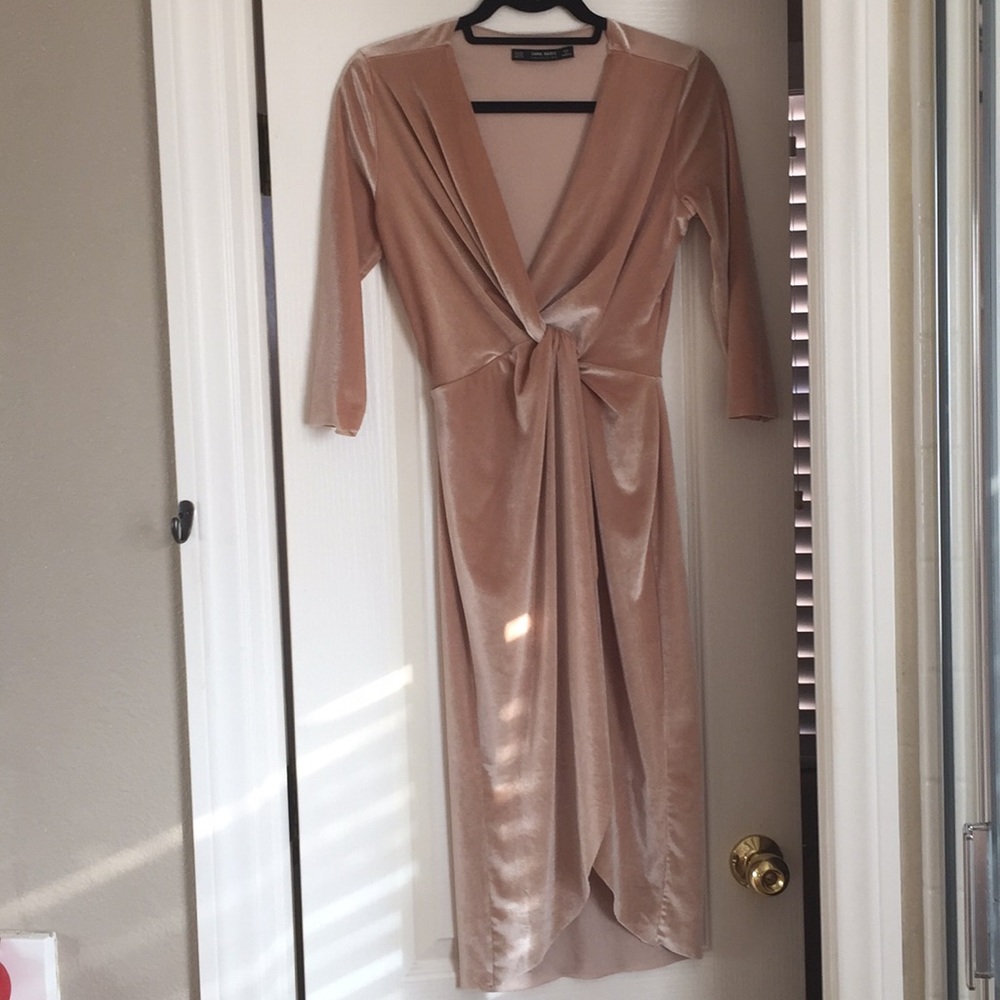 THE perfect velvet dress💓